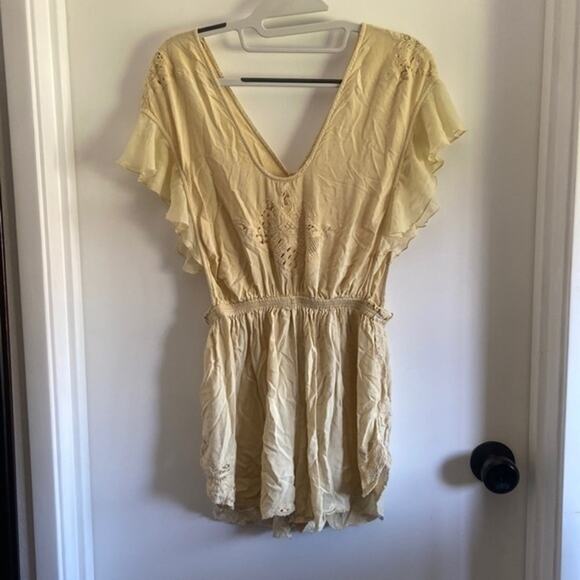 Free People New Romantics Pale Yellow V-neck Flutter Sleeve Romper Size XS - Picture 2 of 7